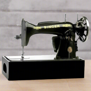 SINGER -  Manual Sewing Machine - 15CH