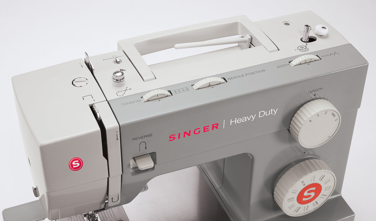 Singer - Sewing Machine (Heavy Duty) - Model: 4411 - Image 3
